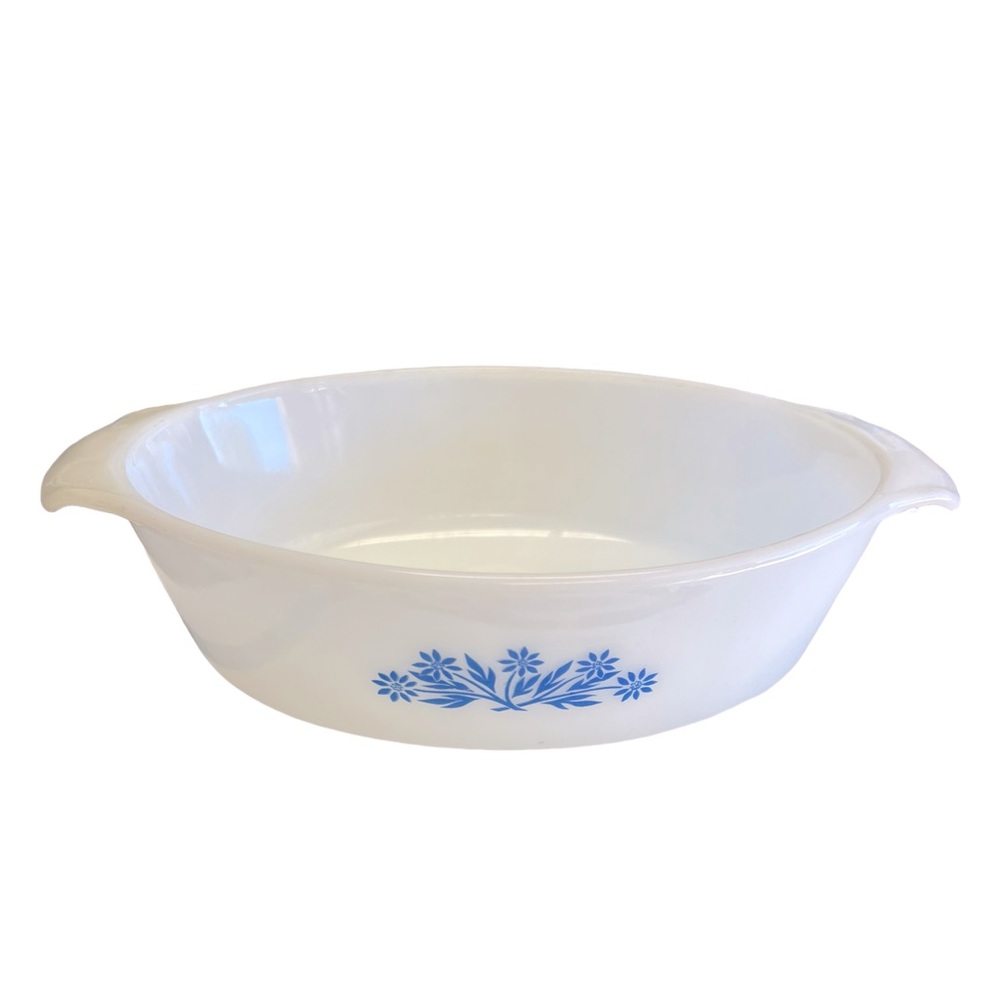 Anchor Hocking Fire-King Blue Cornflower Daisy oval Casserole Dish. No chips